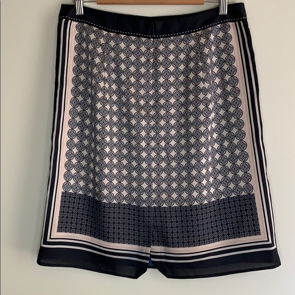 💥ANN TEYLOR PETITE SKIRT - Picture 2 of 8
